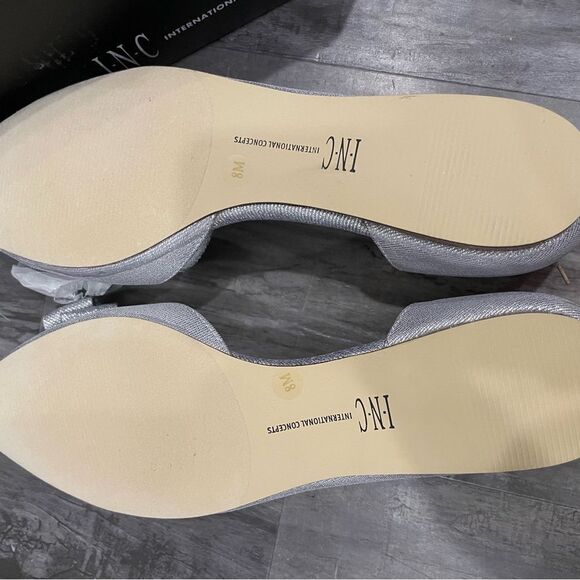 NWT INC International Concepts Women's Silver Bow Flats size 8 - Picture 12 of 12